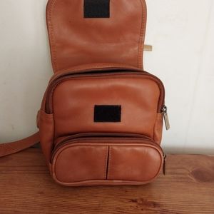 Travlers edge leather waiste bag/fanny pack